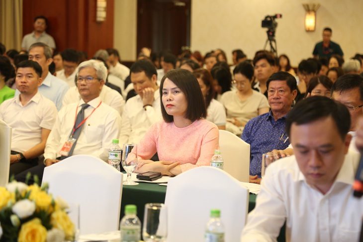 Nhiều đại diện cơ quan báo, đài tham dự phiên thảo luận - Ảnh: PHƯƠNG QUYÊN
