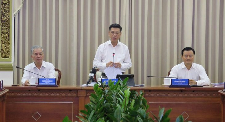 Phó chủ tịch UBND TP.HCM Nguyễn Văn Dũng phát biểu chỉ đạo phiên họp - Ảnh: Cổng thông tin TP.HCM